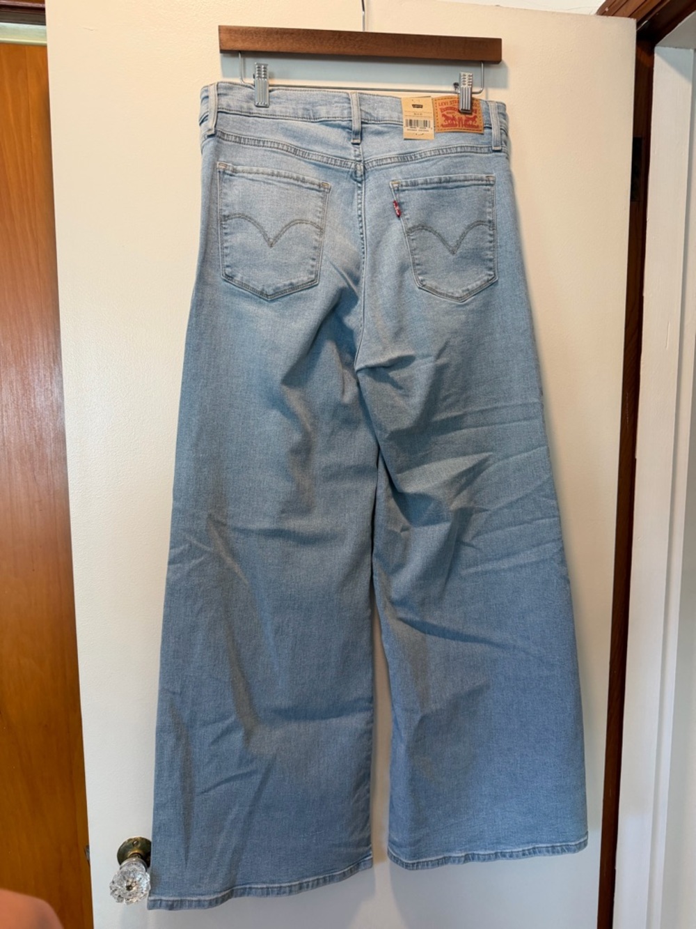Levi's 318 Shaping Wide Leg Jeans - Picture 4 of 6